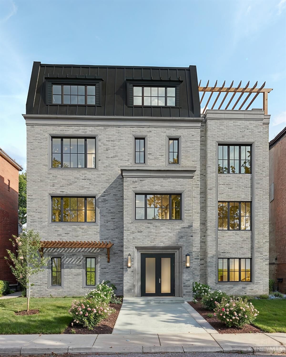 Property Photo:  2945 Three Oaks Ln  OH 45209 