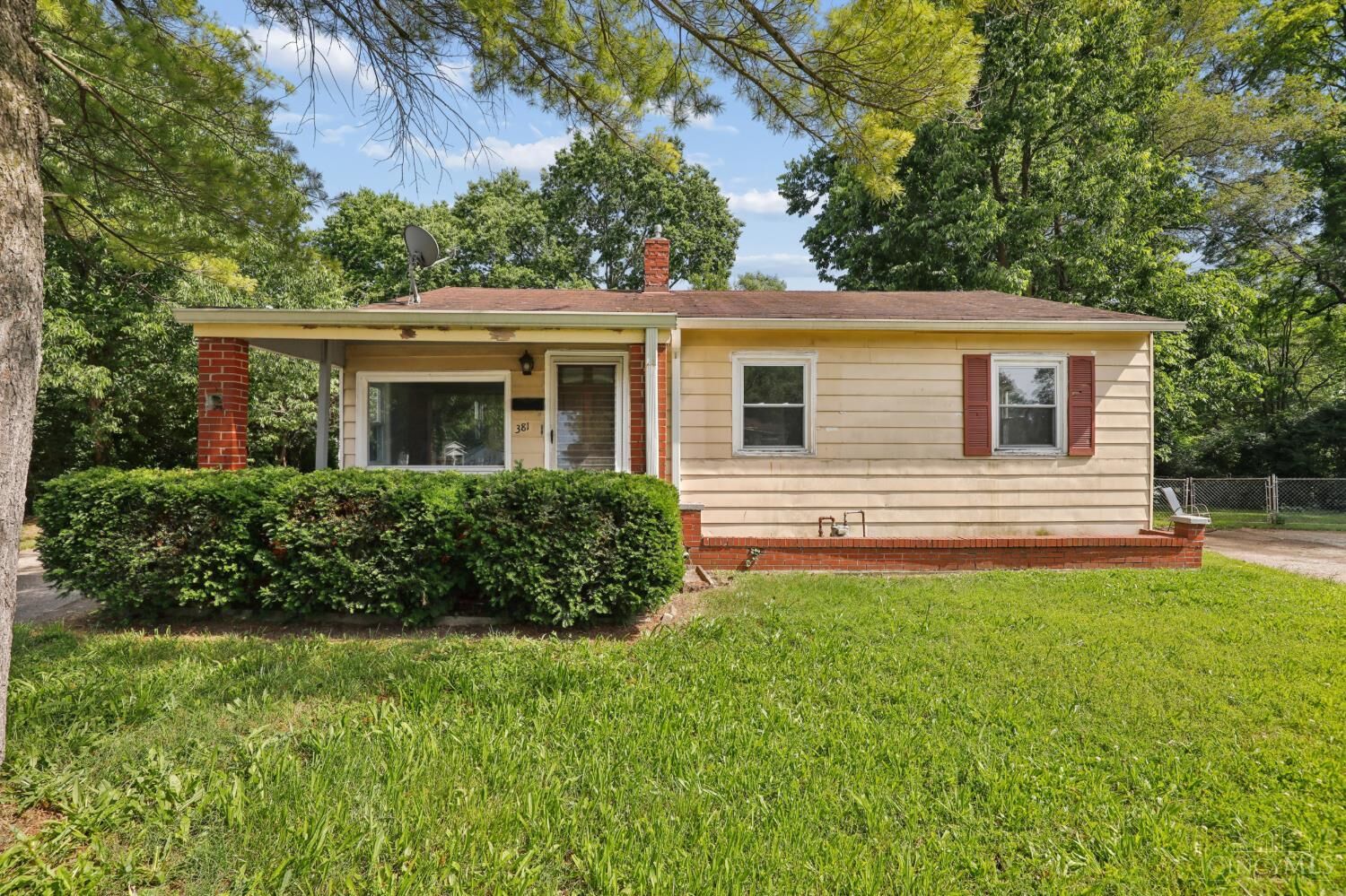 Property Photo:  381 Carver Place  OH 45011 