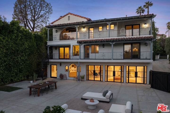 Property Photo:  4426 Cromwell Ave  CA 90027 