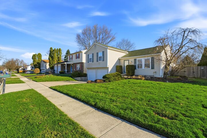 Property Photo:  2176 Bigby Hollow Street  OH 43228 