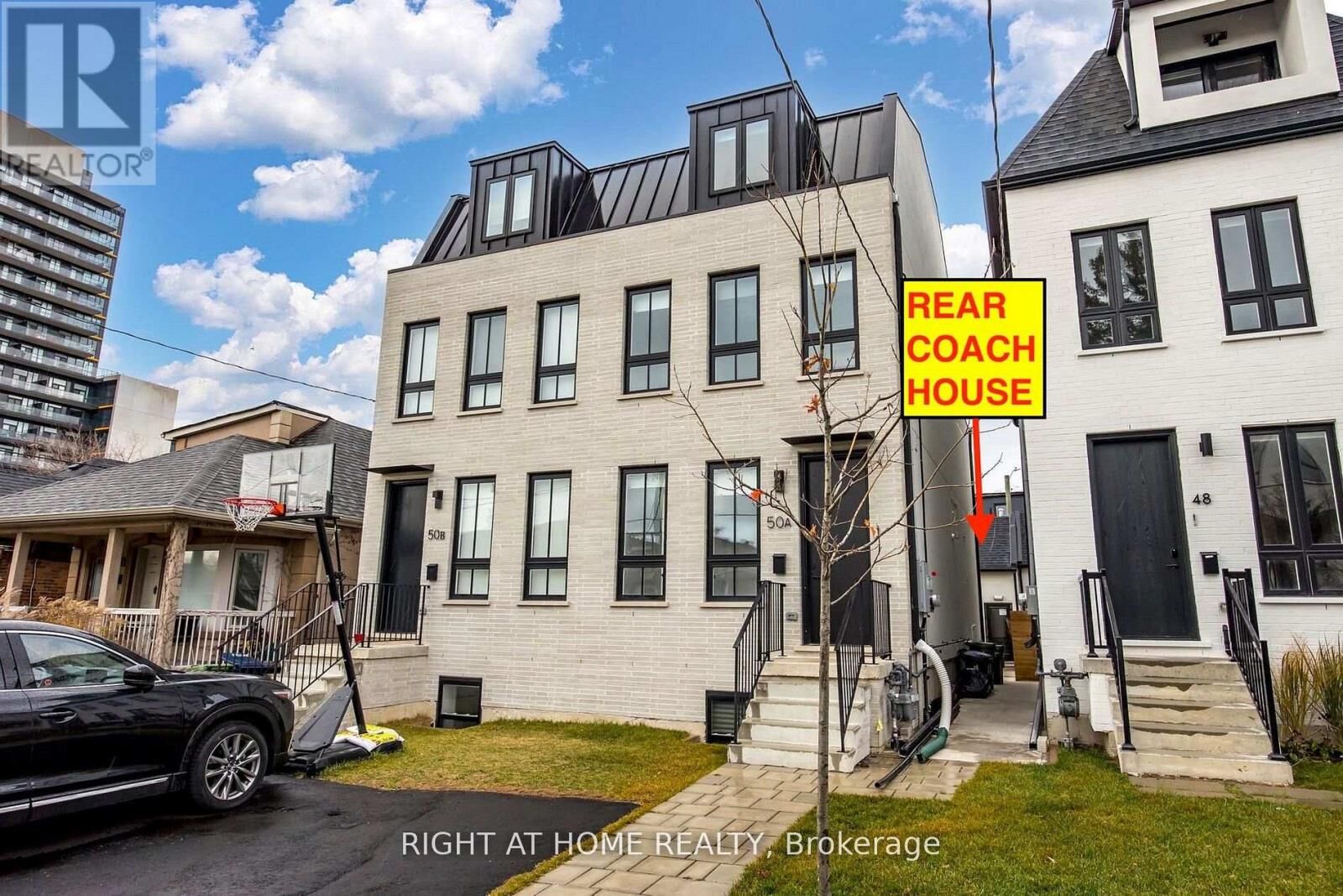 Property Photo:  50A Lanark Avenue Coachhs  ON M6C 2B4 