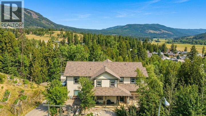 Property Photo: 2529 Cedar Ridge Court BC V0E 2G5