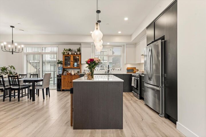 Photo de la propriété:  46211 Promontory Road 165  BC V2R 6E4 