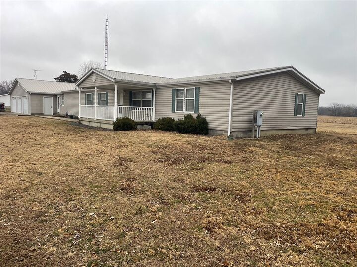 Property Photo:  312 5th Street  IL 62422 