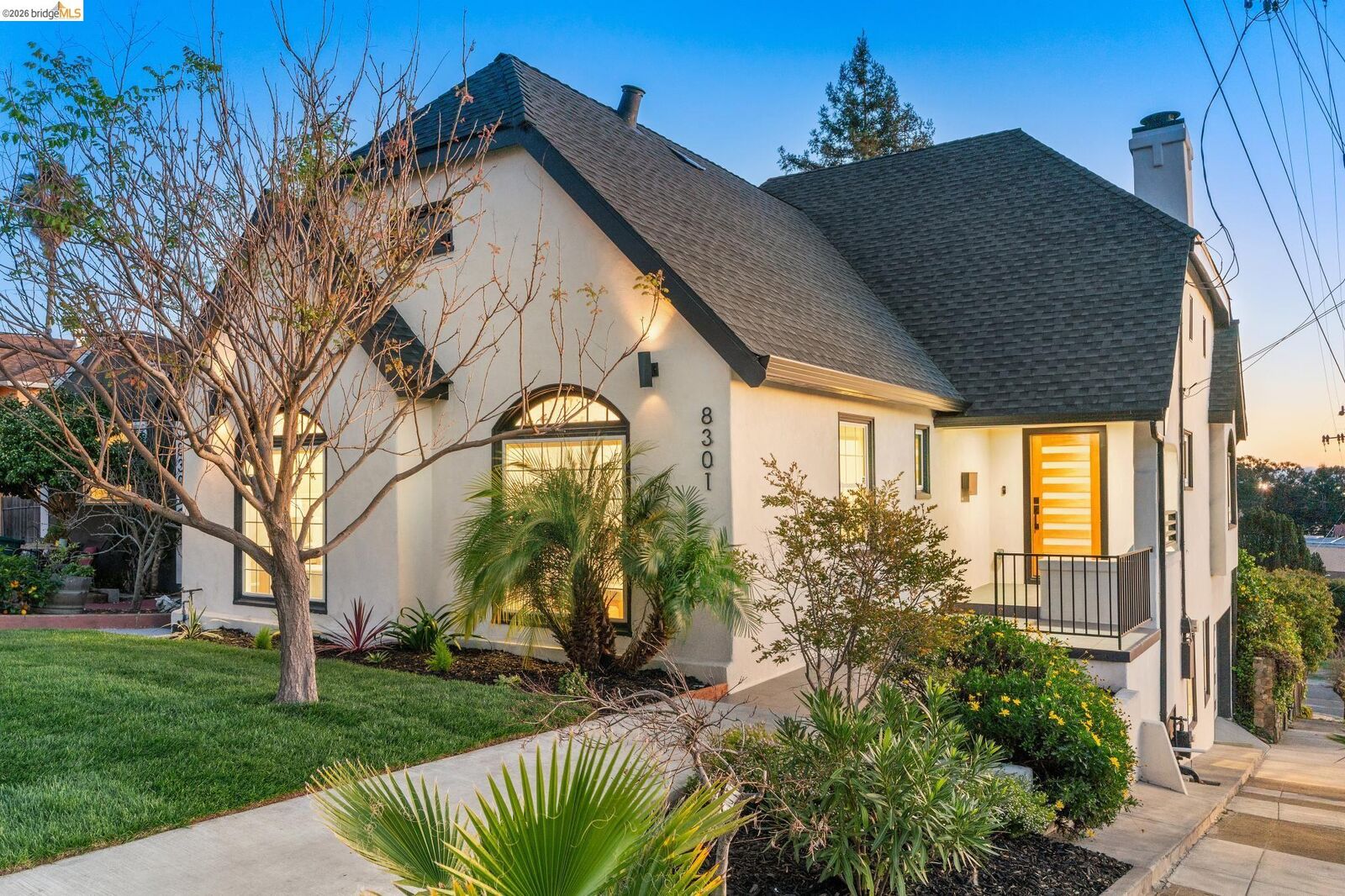 Property Photo:  8301 Ney Ave  CA 94605 