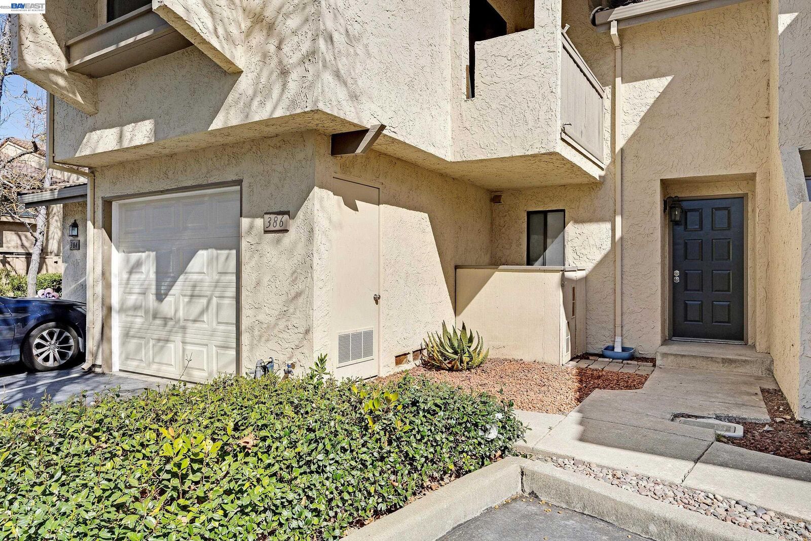 Property Photo:  386 Garden Cmn  CA 94551 