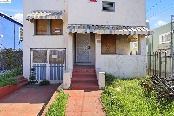 Property Photo: 1610 52nd Ave CA 94601