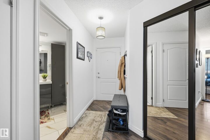 Photo de la propriété: 10153 117 Street NW 110 AB T5K 1X5