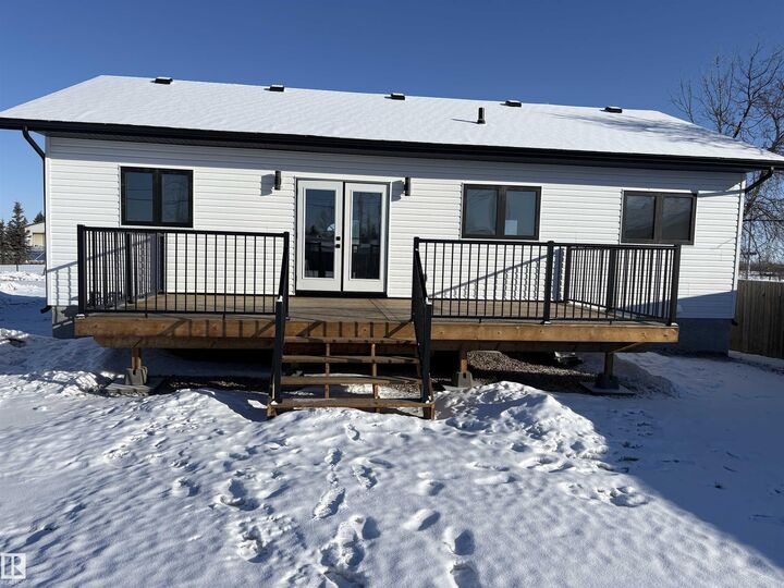 Property Photo: 4505 53 Avenue AB T0B 2W0