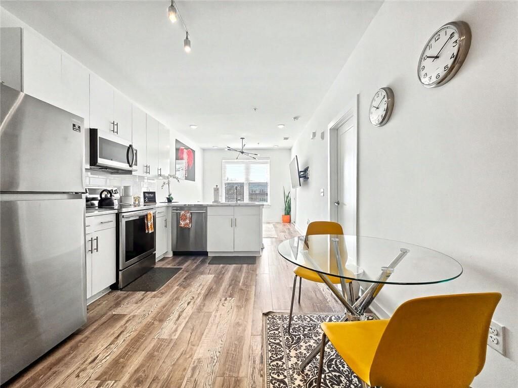 Property Photo:  525 Parkway Drive NE 404  GA 30308 