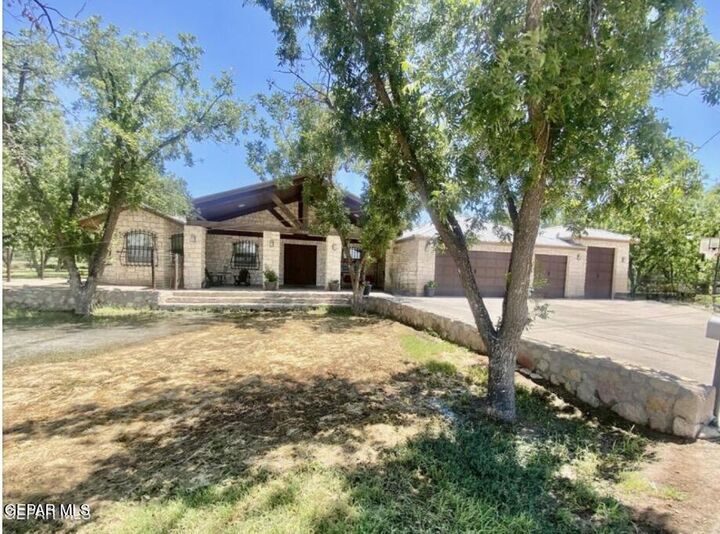 Property Photo: 636 Keagle Road TX 79927