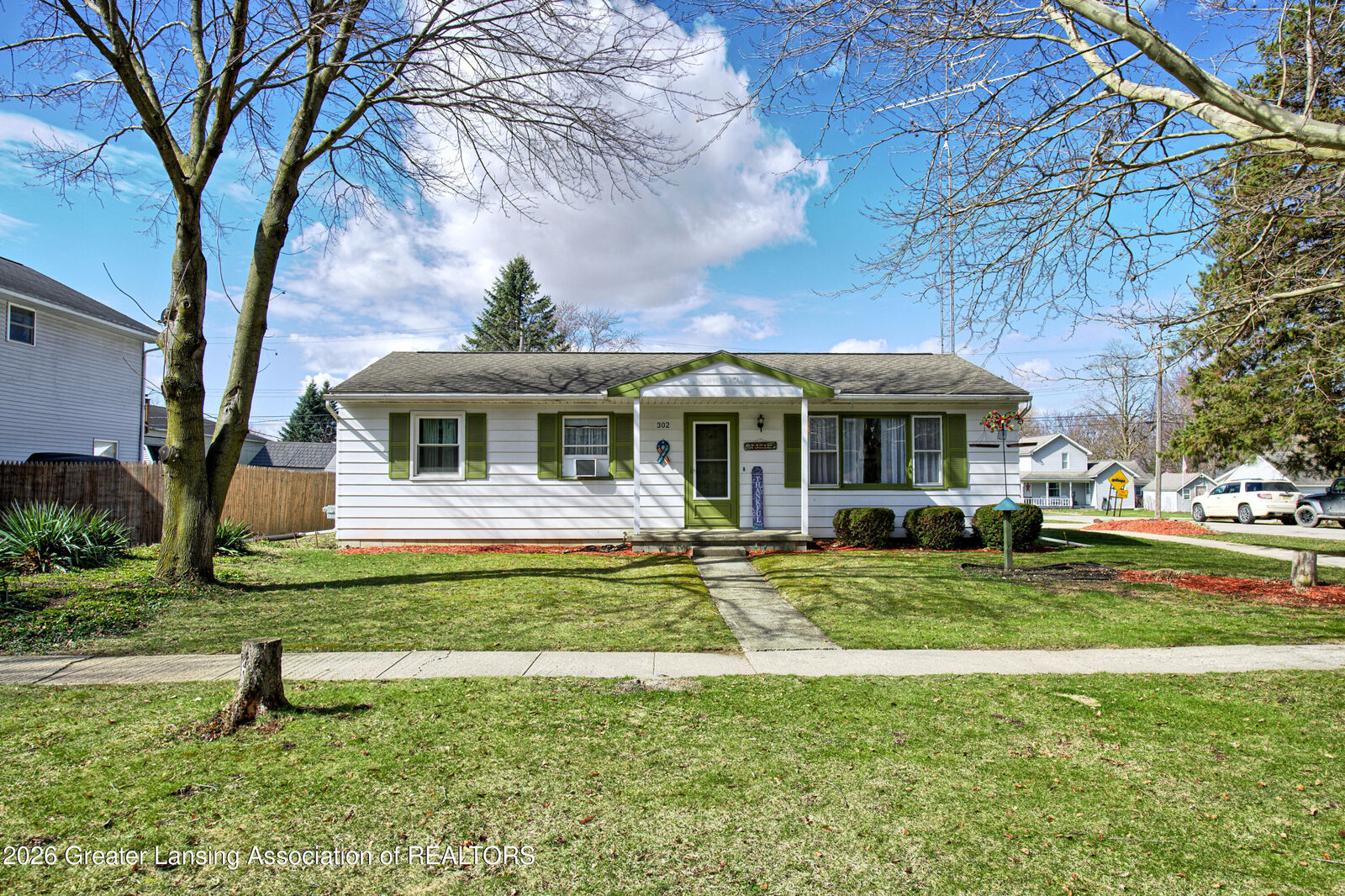Property Photo:  302 S Summit Street  MI 48892 