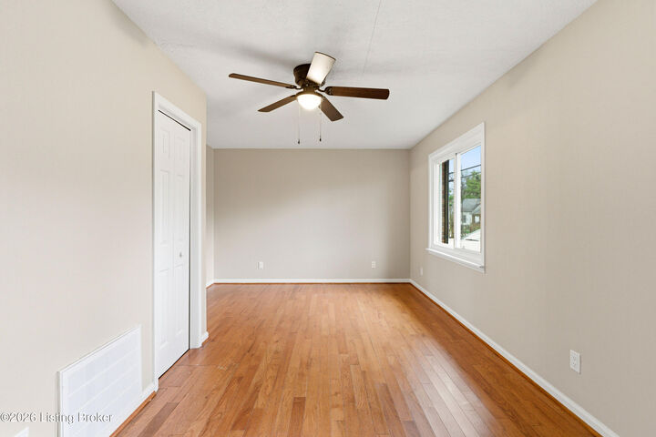 Property Photo:  929 Henry Clay St  KY 40065 