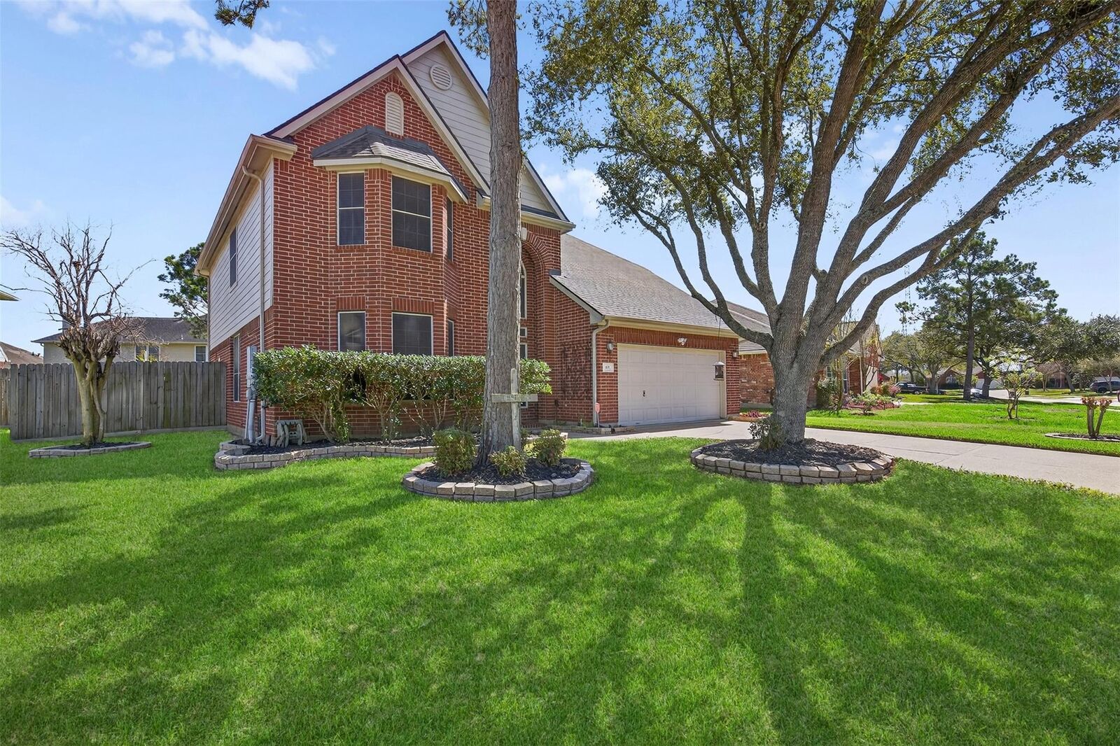 Property Photo: 405 Gastonbury Court TX 77573