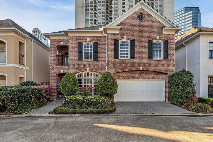 Property Photo:  41 Wynden Oaks Drive  TX 77056 