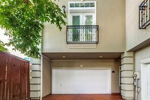 Property Photo: 1318 Peden Street D TX 77006