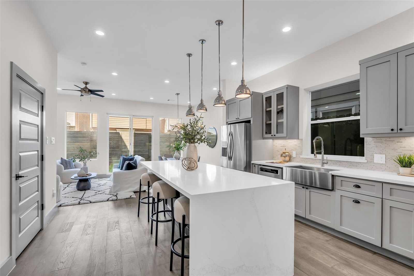 Property Photo:  1207 E 28th Street  TX 77009 