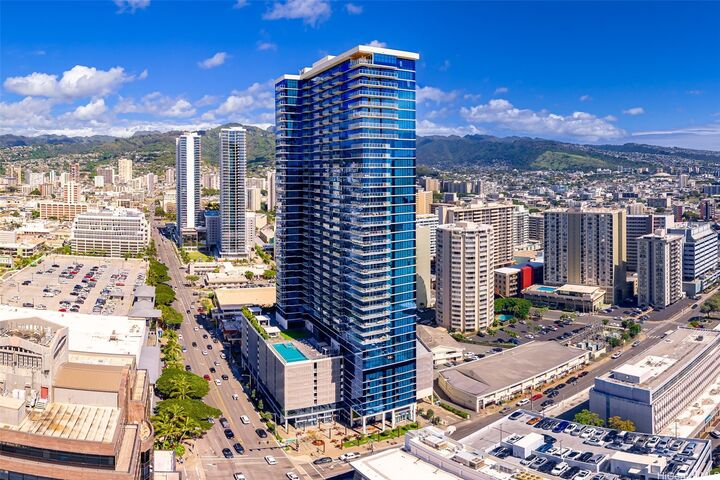 Property Photo:  629 Keeaumoku Street 2009  HI 96814 