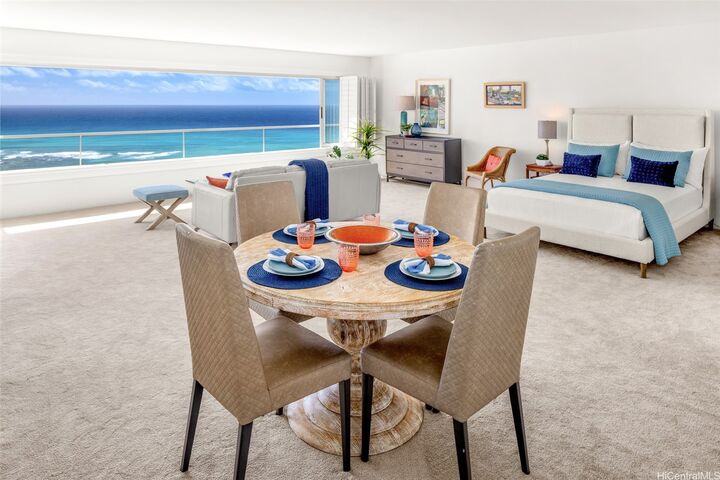 Property Photo: 2895 Kalakaua Avenue Ph5 HI 96815