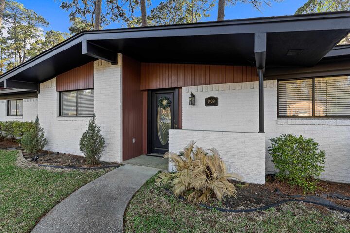 Property Photo: 1909 Mary Jane Dr TX 75601