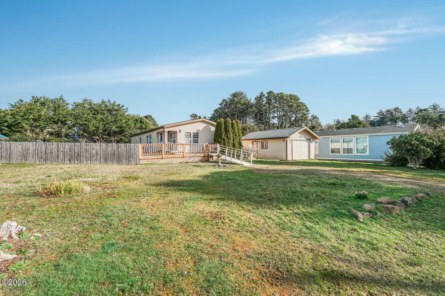 Property Photo: 105 Breeze Street OR 97341