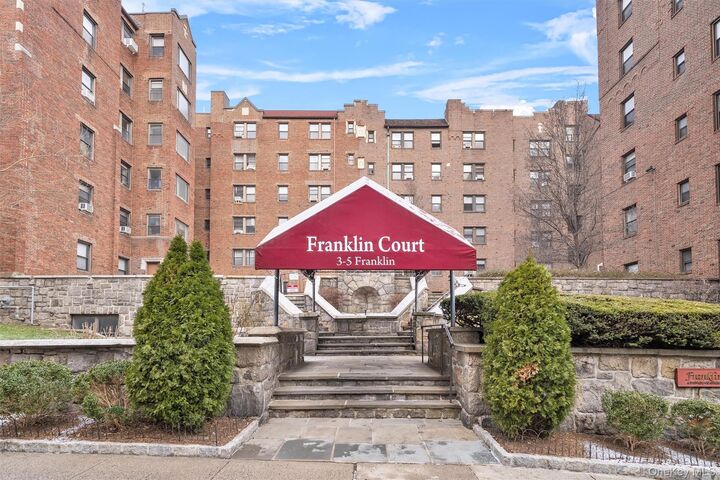 Property Photo:  3 Franklin Avenue 1N  NY 10601 