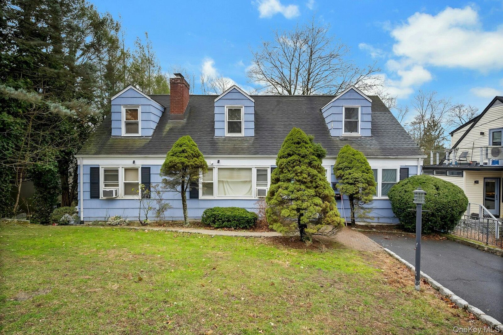 Property Photo:  260 5th Street  NY 10543 