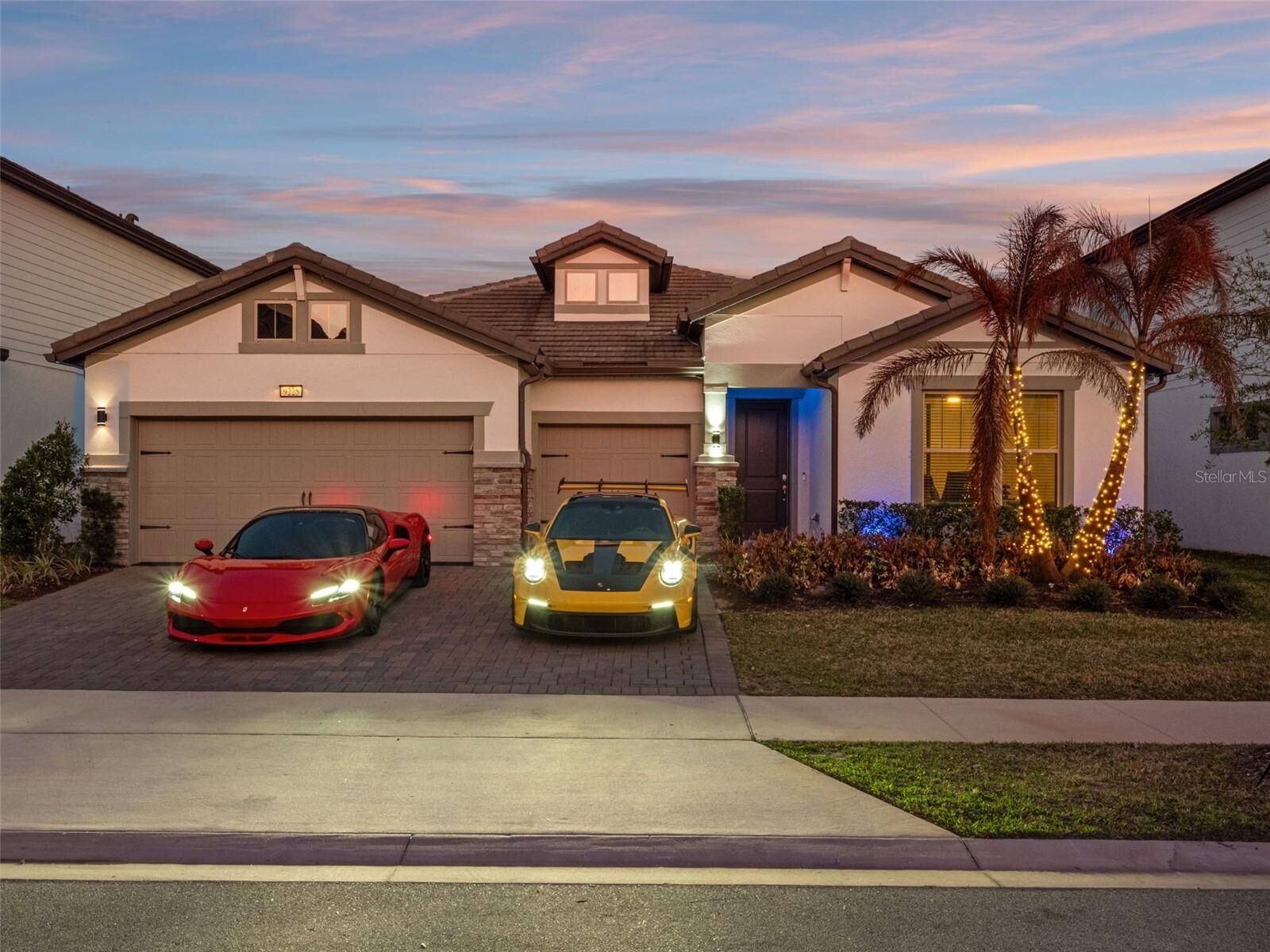 Property Photo:  9225 Hanging Vine Court  FL 32836 