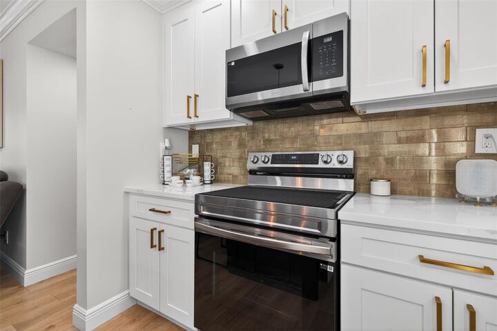 Property Photo:  4420 Pompano Drive SE  FL 33705 