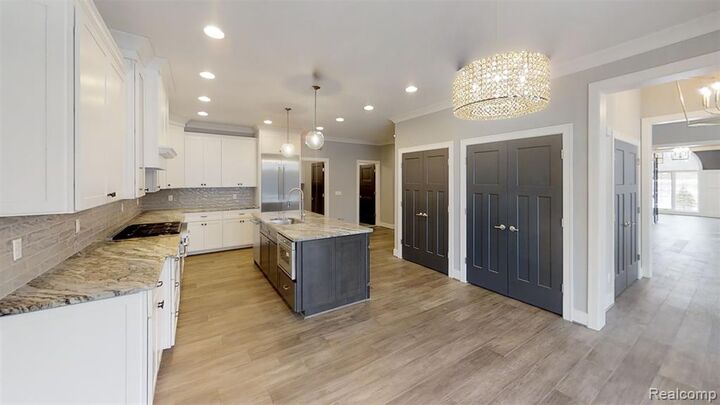 Property Photo:  2515 Barberry Drive 21  MI 48316 0930 