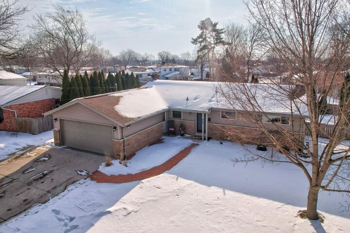 Property Photo:  655 Eastgate Drive  MI 48734 
