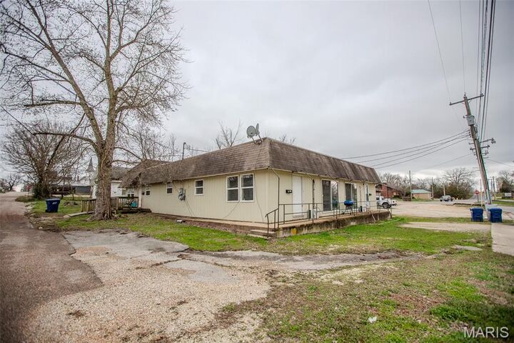 Property Photo:  401 W Rolla Road  MO 65560 