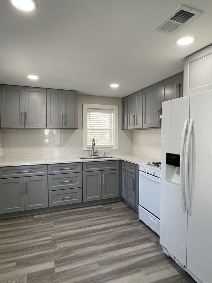 Property Photo:  407 E Abe Street  IL 60545 