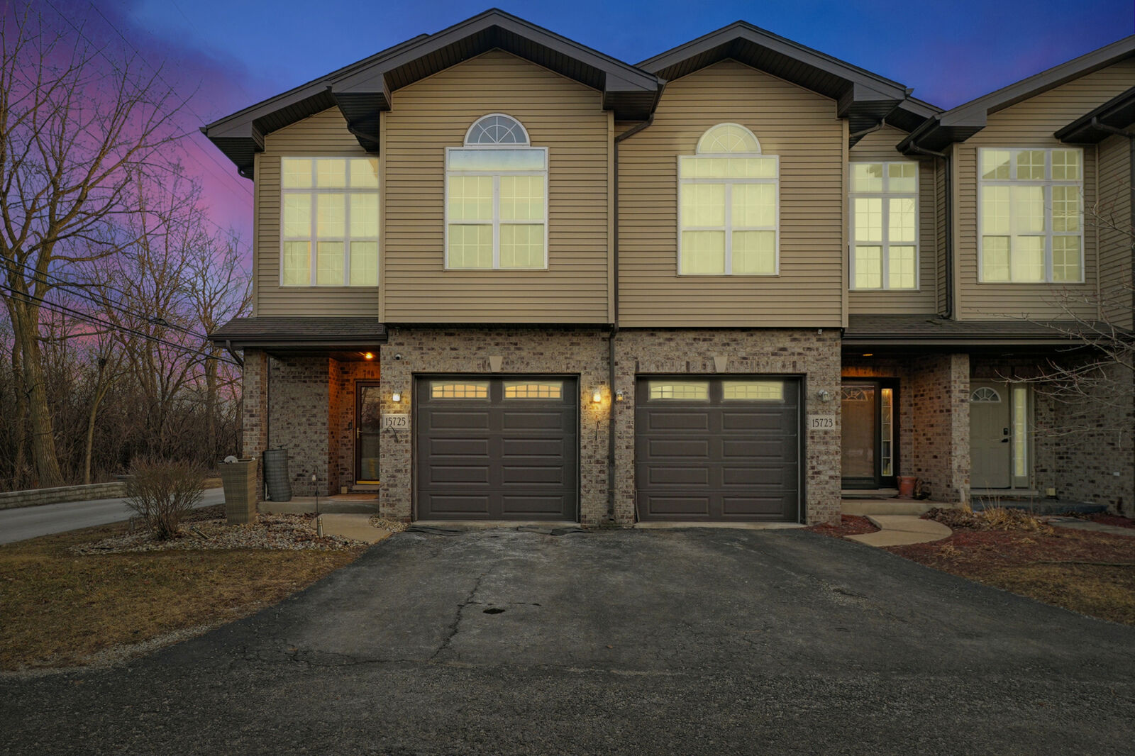 Property Photo:  15725 S Kedzie Avenue 9  IL 60428 