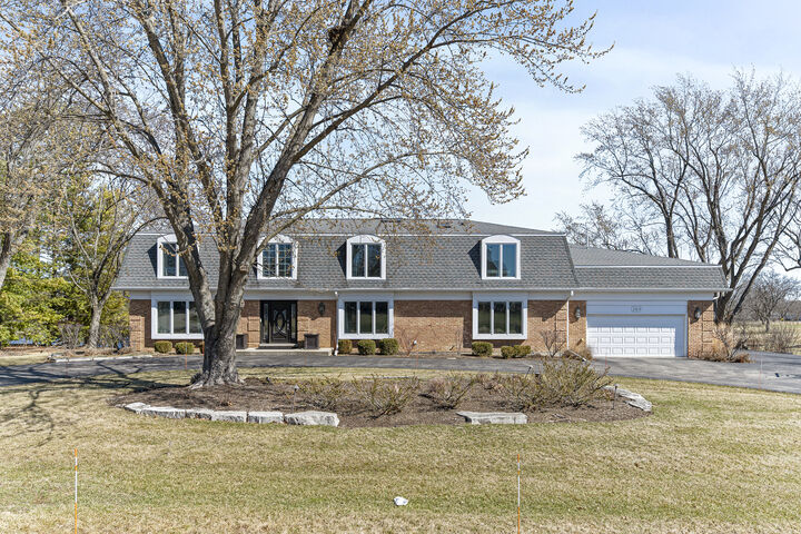Property Photo:  2419 Cumberland Circle  IL 60047 