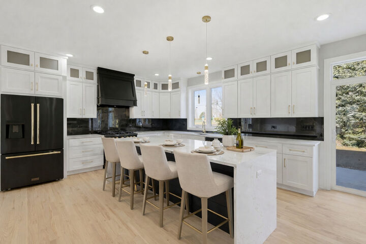 Property Photo:  948 Stonebridge Way  IL 60517 