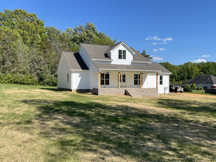 Property Photo:  18 Eli Court  TN 38468 