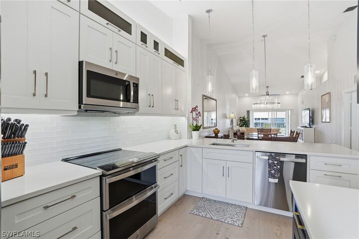 Property Photo:  2386 Magnolia Avenue 7816  FL 34112 