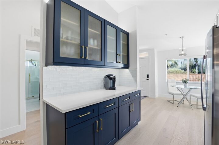 Property Photo:  2386 Magnolia Avenue 7816  FL 34112 