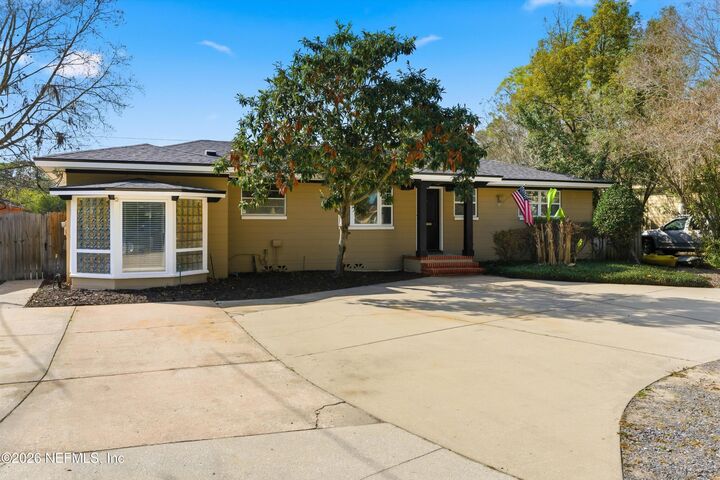 Property Photo: 2438 Buttonwood Drive FL 32216