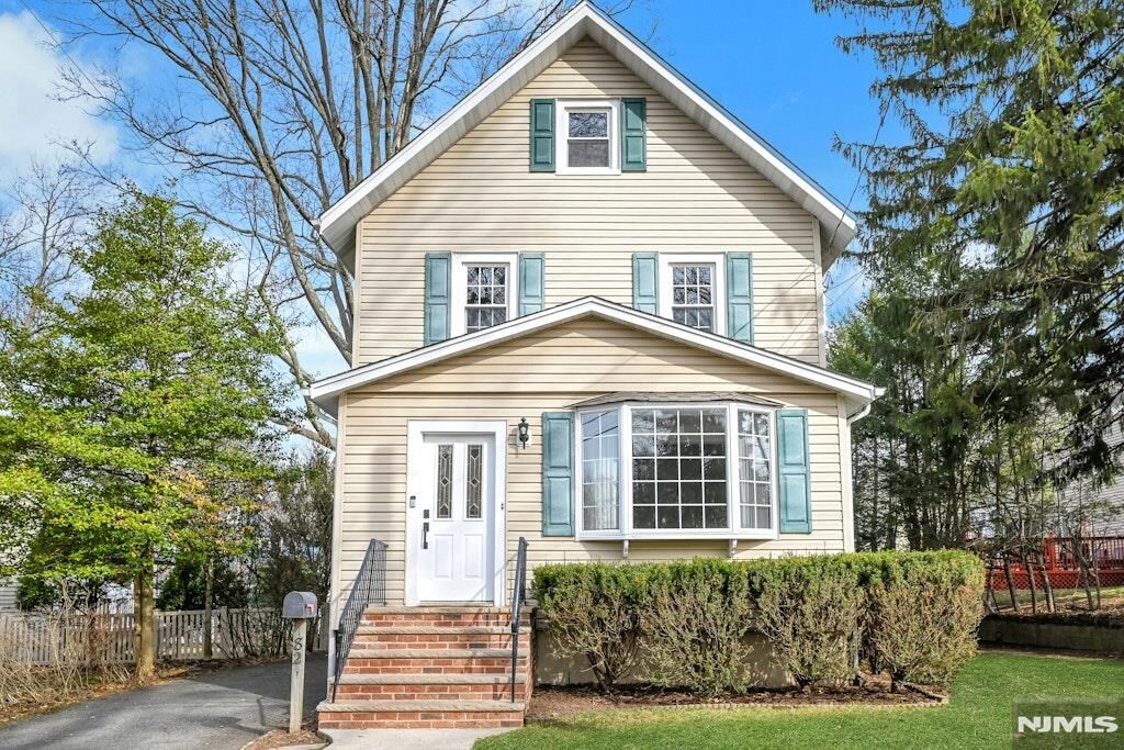 Property Photo:  82 Blauvelt Avenue  NJ 07628 