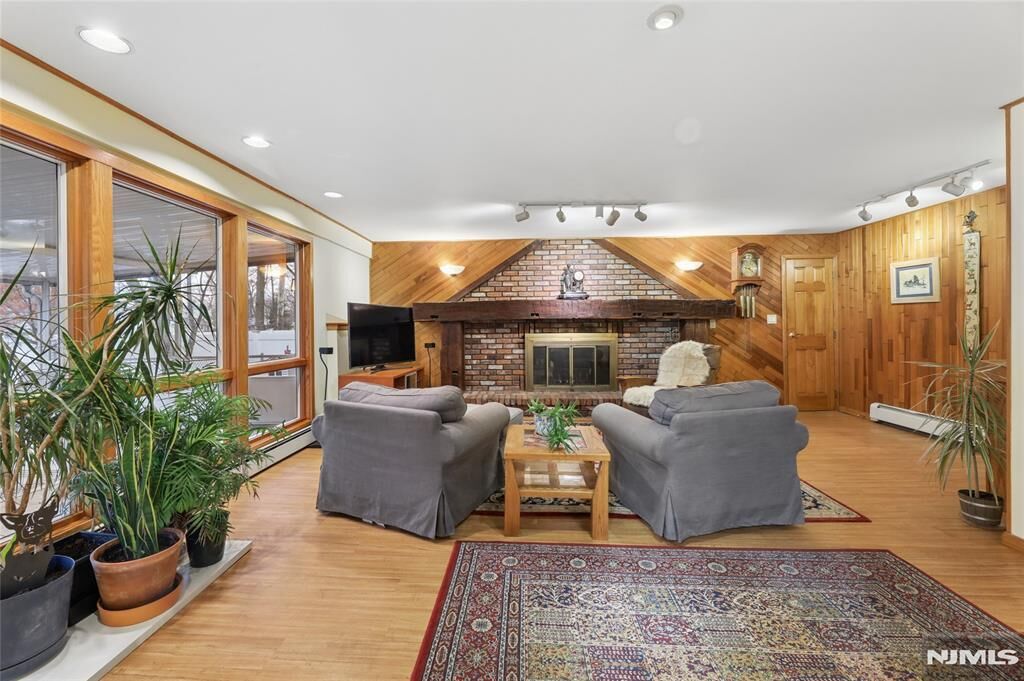 Property Photo:  70 Walnut Street  NJ 07436 