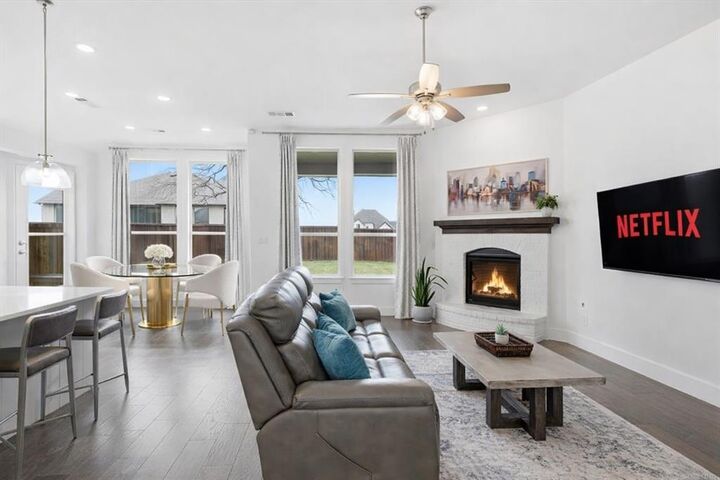 Property Photo:  4105 Crossroads Court  TX 75068 