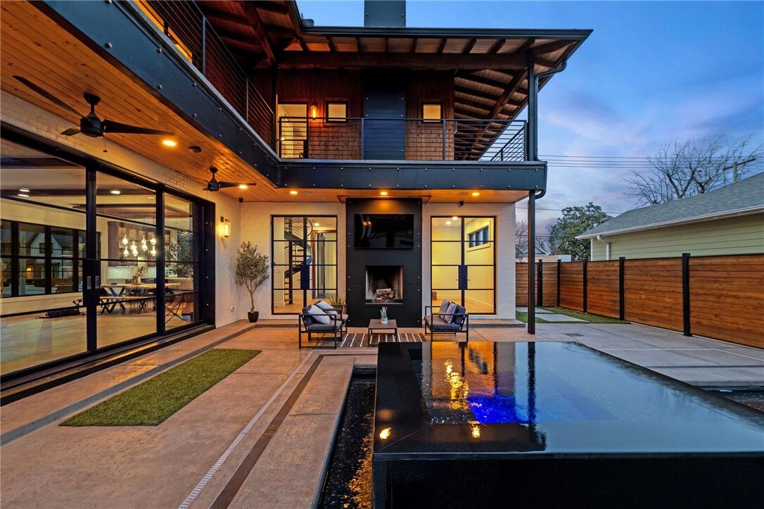 Property Photo:  201 SW F Street  AR 72712 