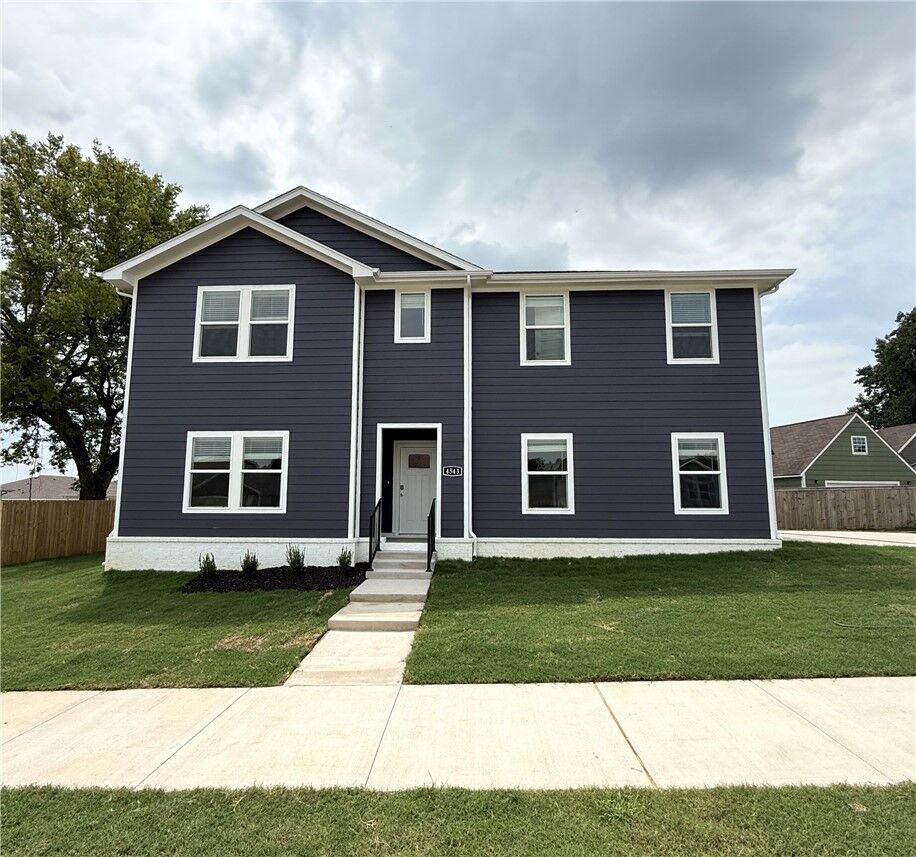 Property Photo:  850 Hudson Street  AR 72753 