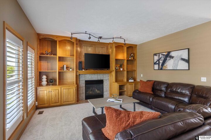 Property Photo:  7303 N 155 Terrace  NE 68007 