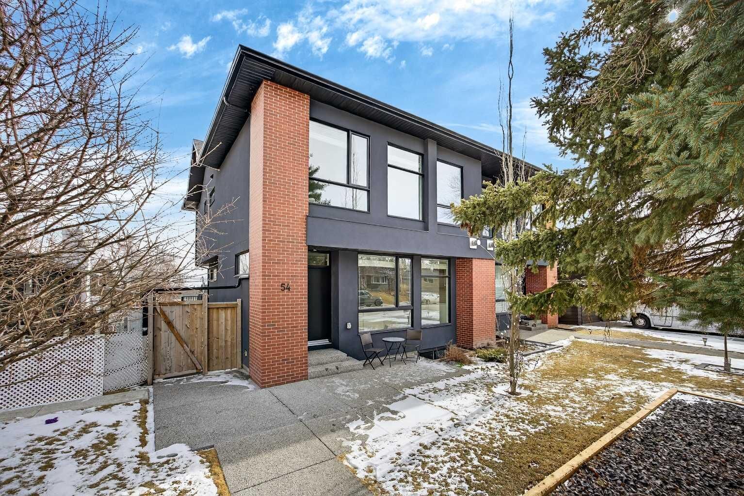 Photo de la propriété: 54 Heston Street NW AB T2K 2C1