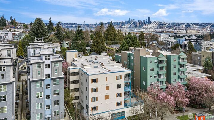 Property Photo:  3256 SW Avalon Way 203  WA 98126 