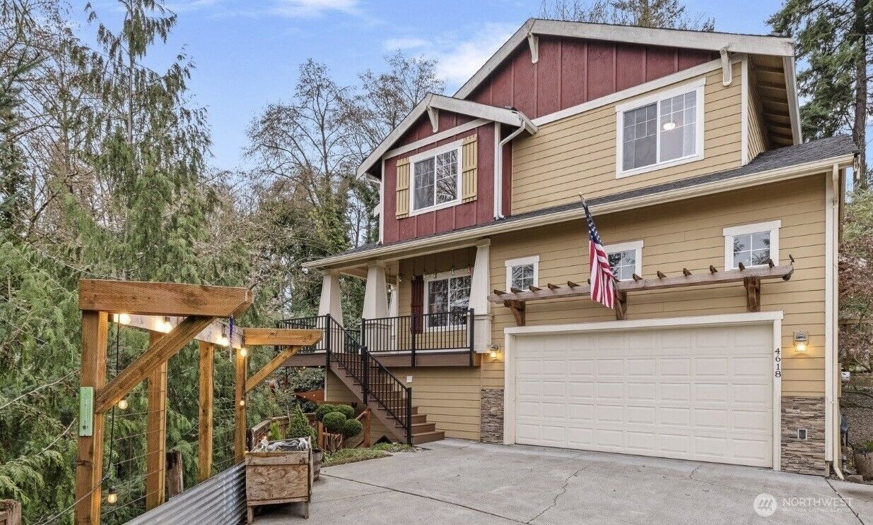 Property Photo: 4618 S 140th Street WA 98168