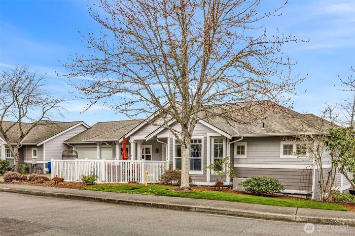 Property Photo:  22540 SE 45th Street 2650  WA 98029 